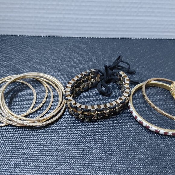 5/$100 Jewelry Lot Mixed Bracelets 7 Wearable Costume Jewelry Crafter Gold tone - Picture 2 of 11